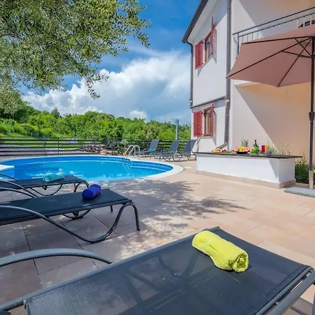 5235-9 In Apartamento Drenje (Istria)
