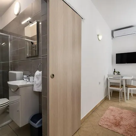 5235-9 In شقة Drenje (Istria)