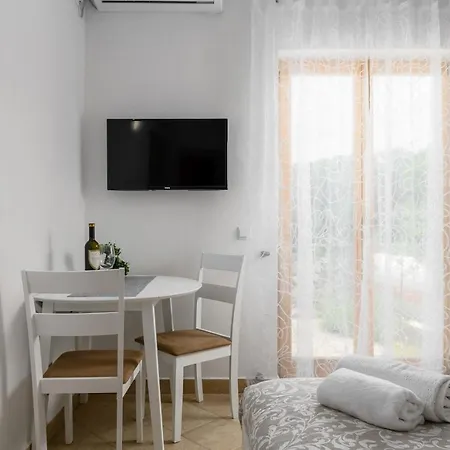 5235-9 In * Drenje (Istria)