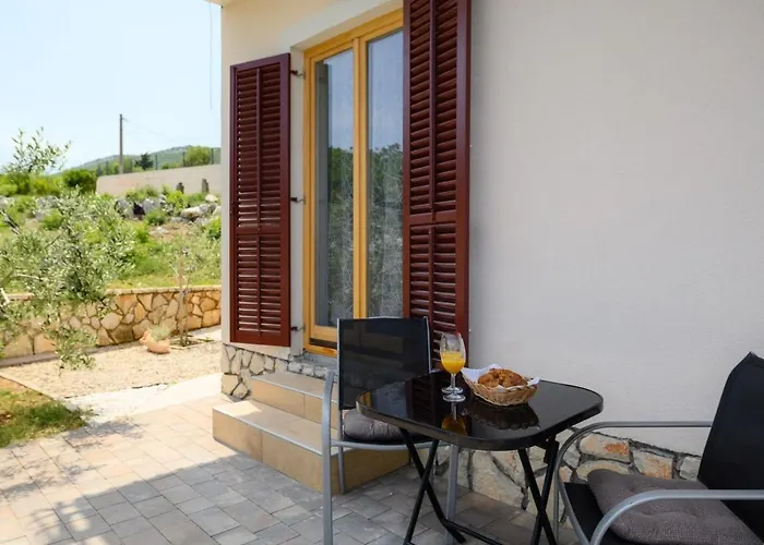 5235-9 In דירה Drenje (Istria)